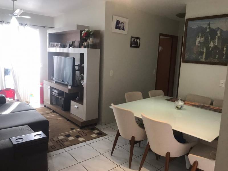 Apartamento 2 quartos com piscina e garagem coberta 