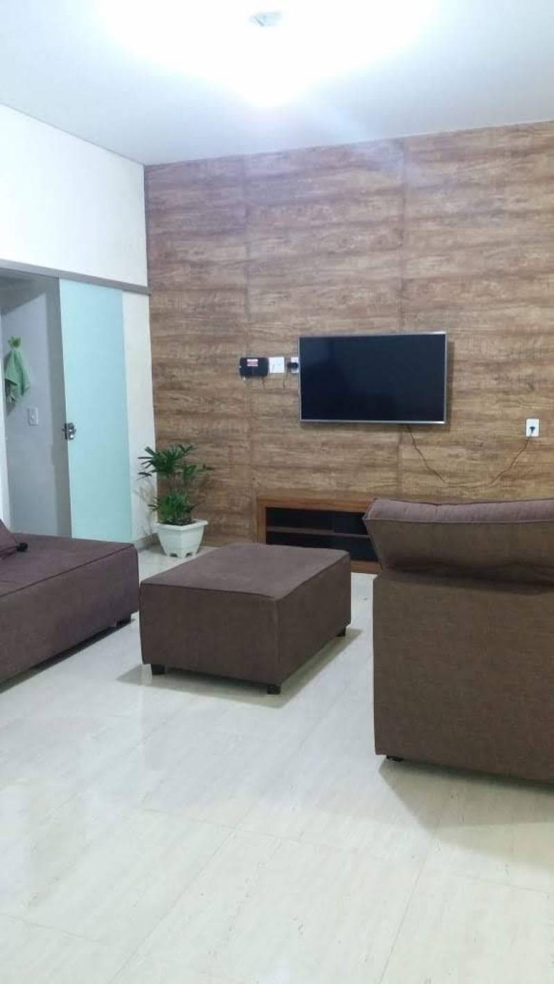 Vendo lindíssima casa