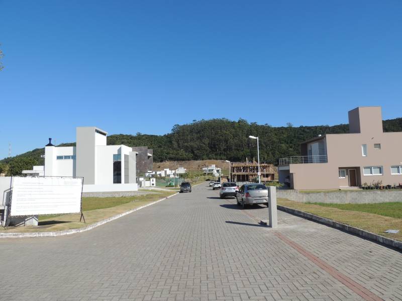 Lote em Condomínio Fechado