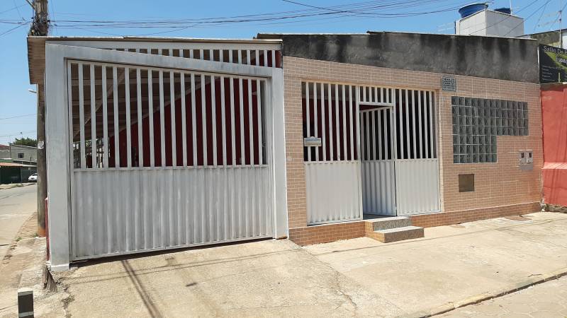 Casa ampla de esquina com 3/4 toda na laje na Expansão do Setor O