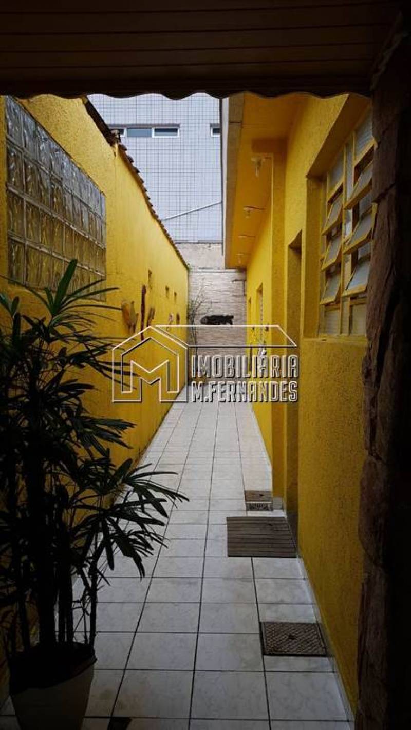 Casa muito bem localizada