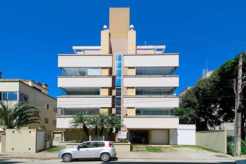Apartamento mobiliado a venda em Bombas