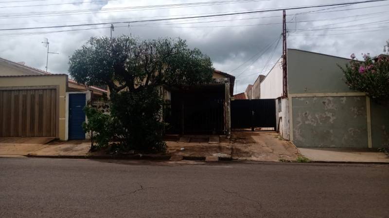 Vende-se ótimo imóvel