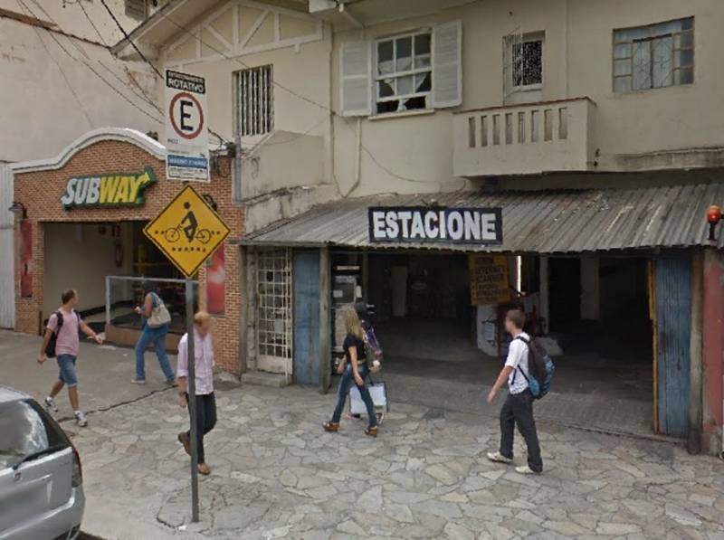 QUARTO INDIVIDUAL E MOBILIADO EM RESIDENCIA SEGURA