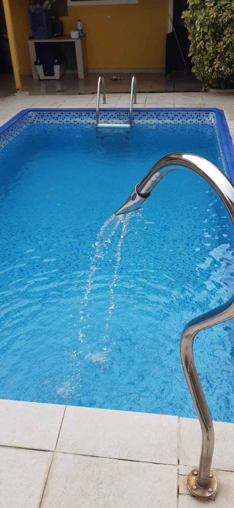 Casa com piscina térmica aquecida