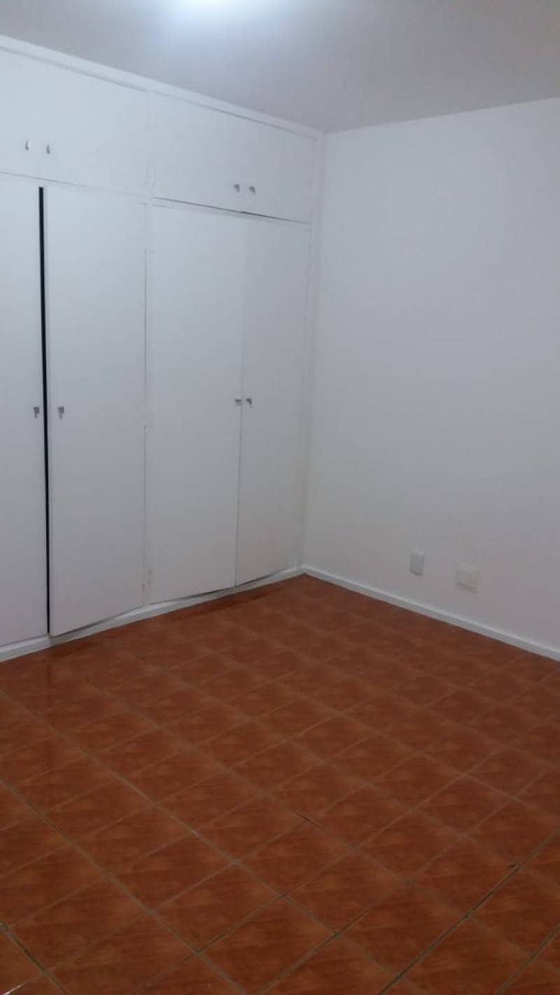 Apartamento Lagoa 3 quartos R$1900