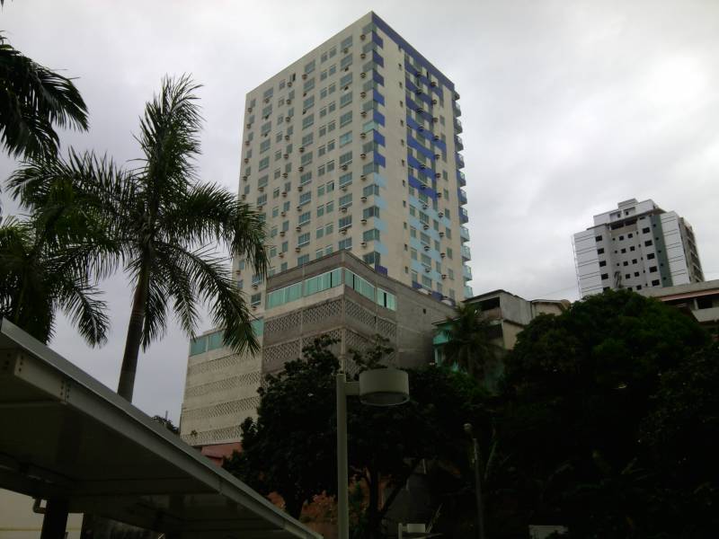 Flat  mobiliado em alto padrão com vista para o mar