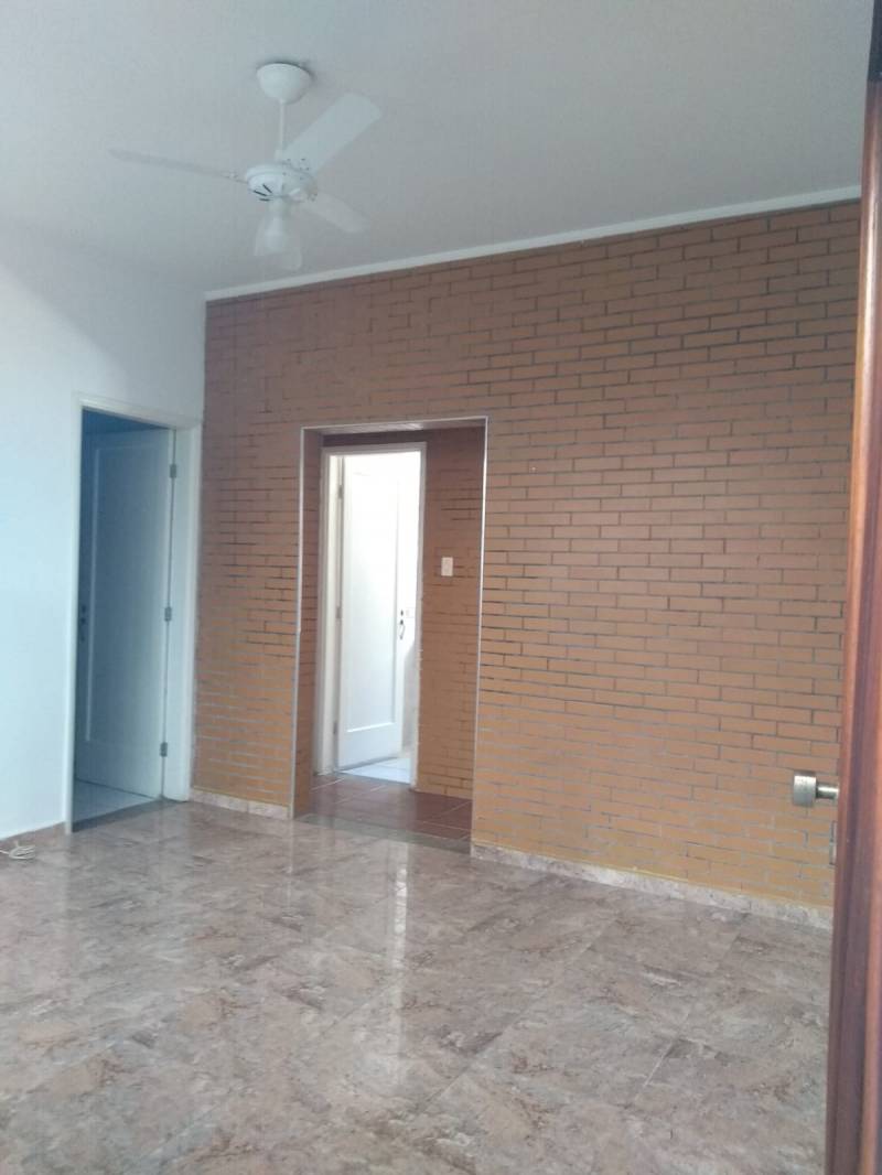 Apartamento 2 dormitórios Embaré próx. praia