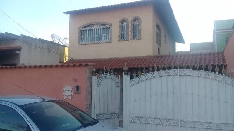 Vendo casa duplex em Bangu RJ