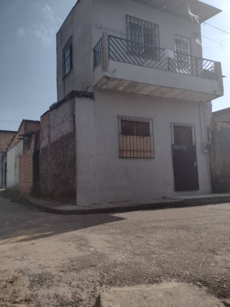 Vende-se casa na Marambaia 