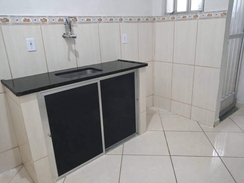 Kitnet um mês de depósito Parque Anchieta