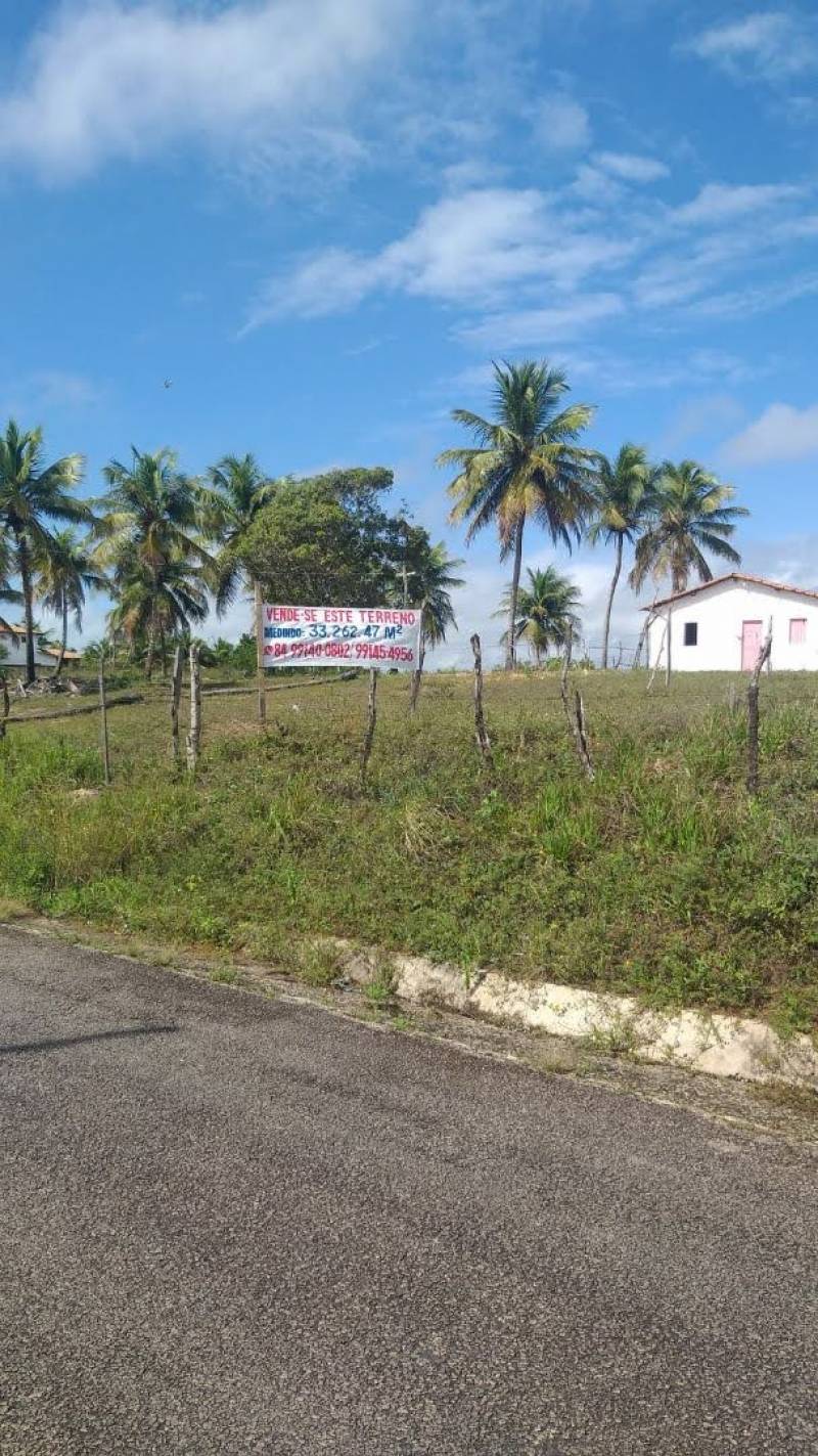 Vende-se Área na praia de Sibaúma