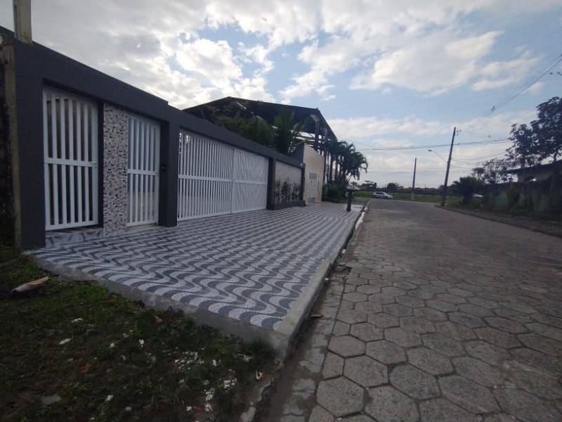 CASA EM CONDOMINIO TODA EM PORCELANATO