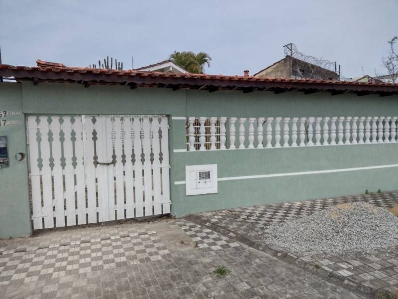 CASA LADO PRAIA LOTE INTEIRO 