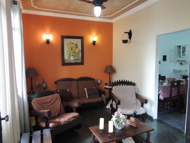 Casa Triplex de Fundos com 151m²