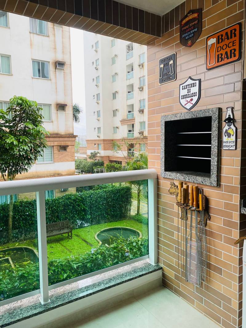 Apartamento com 3 dormitórios e 2 banheiros