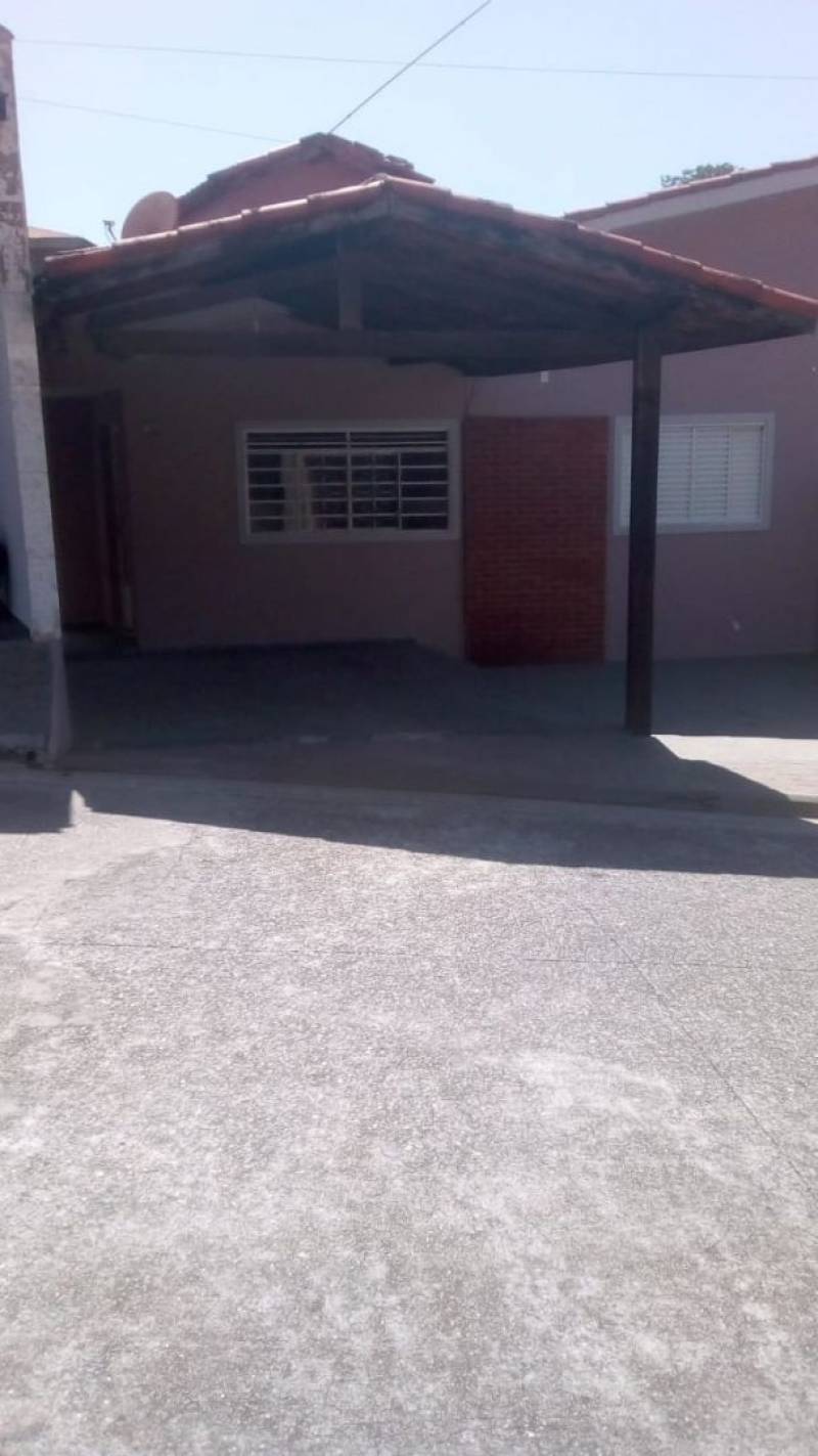 Troco casa condominio por apartamento