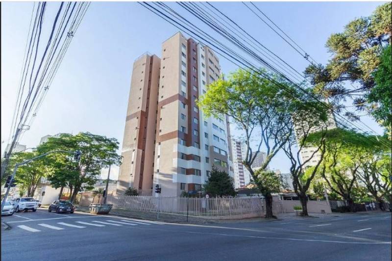 Apartamento reformado no Agua Verde