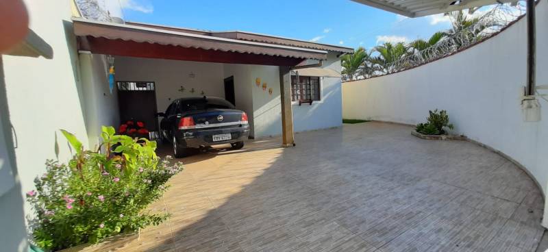 Casa com 03 dormitórios à venda. Mobiliada 