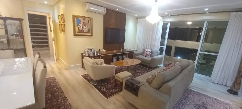 Apartamento finamente mobiliado 