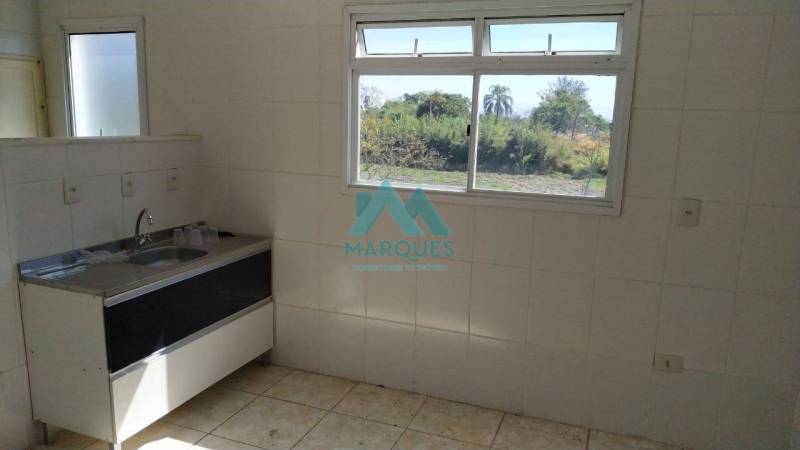 Apartamento com 2 quartos, 56 m², à venda por R$ 139.900