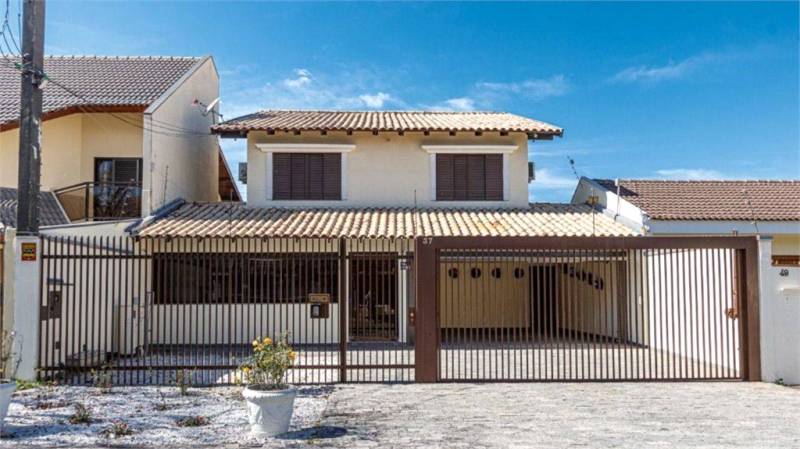 Jardim das Américas - Casa + Edicula - 6 quartos sendo 2 suites - Piscina - 271 m² privativo