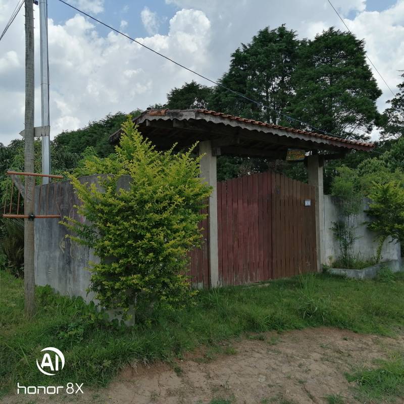 Chácara Em Caucaia Do Alto 4 Dorm Sendo 2 Suites, Total De 4 Banheiros Com Sala Ampla, Churrasqueira, Espaço Para Salão De Jogos, Espaço Para Piscina E Quadra De Esportes