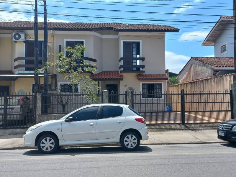 Sobrado com 2 dorms, Centro, Bertioga - R$ 585 mil, C1090