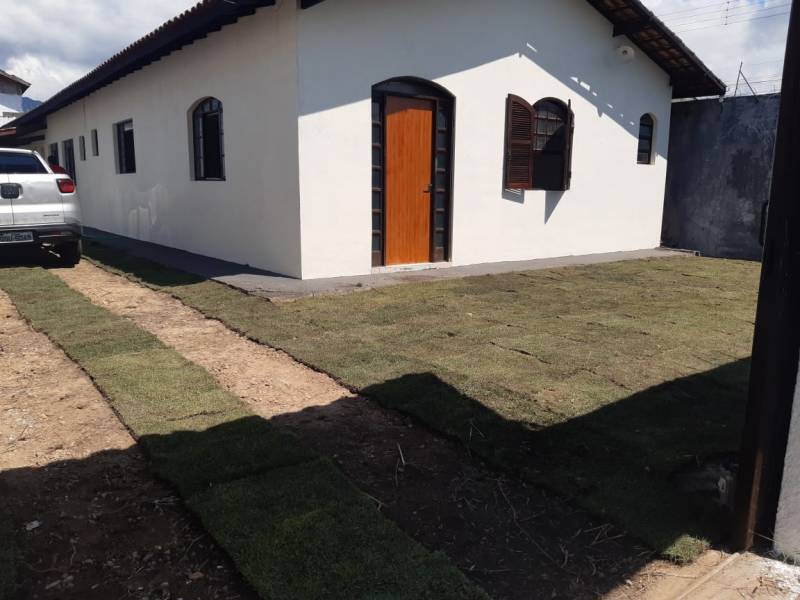 Casa a venda com 4 suites e vaga na garagem para 4 carros