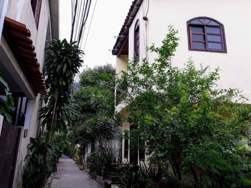 SOBRADO QUARTO E SALA ILHA PRIMEIRA 