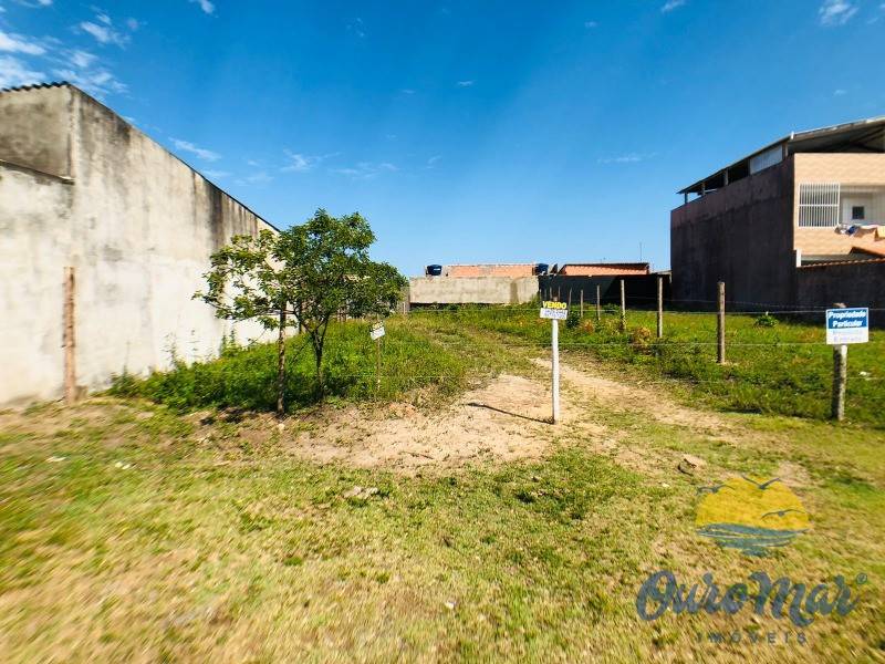VENDO TERRENO PARCELADO EM ITANHAÉM - $ 35 MIL de ENTRADA + PARCELAS - REGIÃO DO GAIVOTA - BAIRRO SANTA CRUZ - LADO PRAIA À 300MTS DO MAR - ATERRADO E CERCADO - ÓTIMA LOCALIZAÇÃO - CONFIRA!