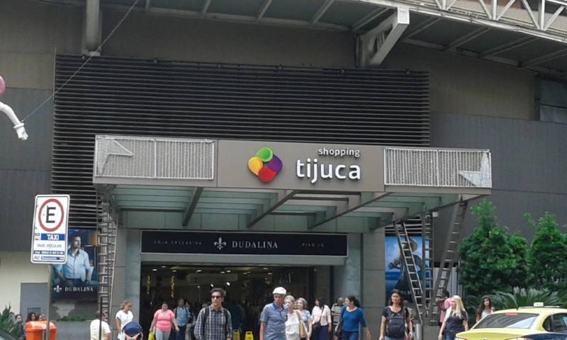 Maravilhoso 2 quartos em frente Shopping Tijuca