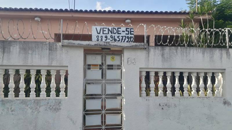 Casa a venda em Milagres - CE