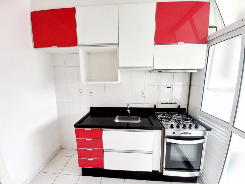 Apartamento de 02 dormitorios com moveis planejados ao lado do  Shopping de Suzano