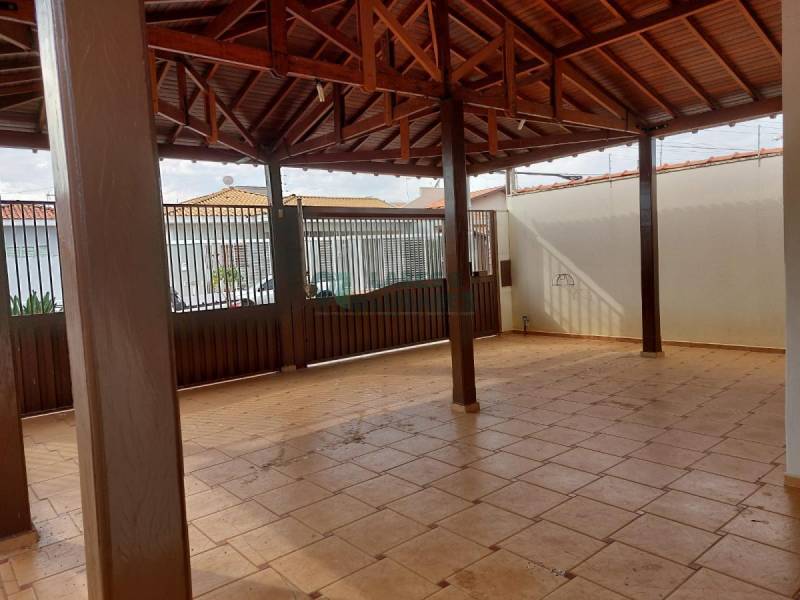 Casa para Venda no bairro Jardim Brandi em Jaboticabal.