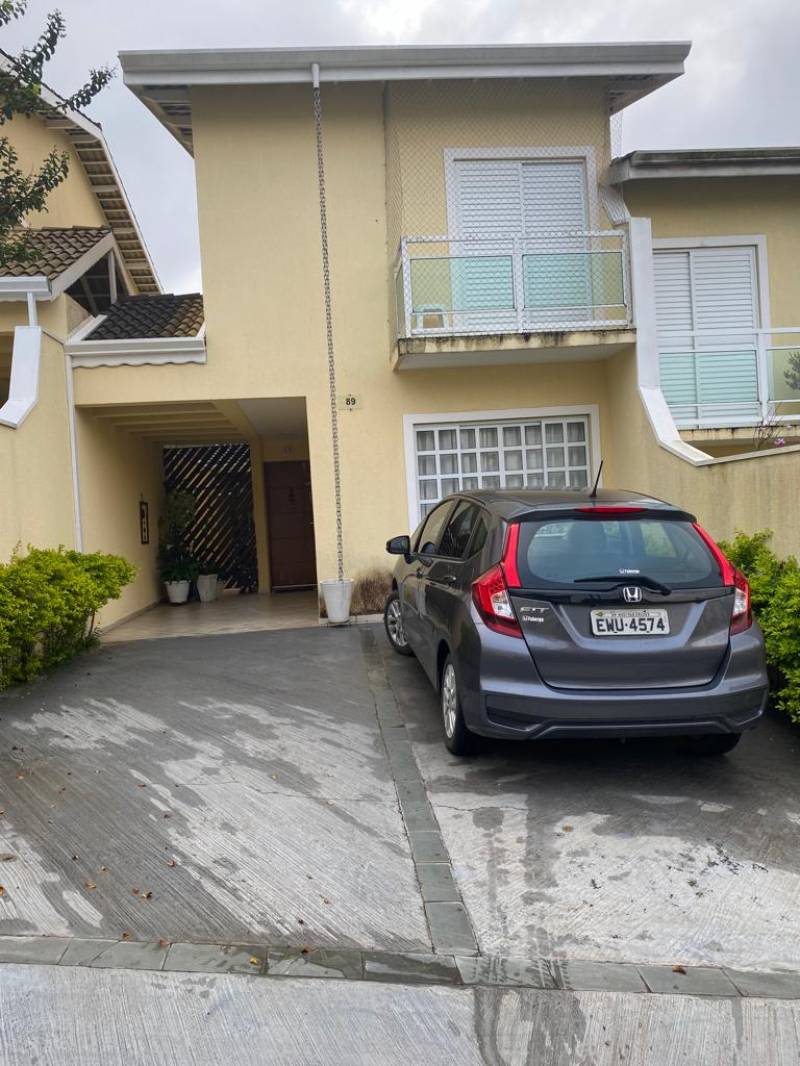Casa Sobrado em Condomínio fechado