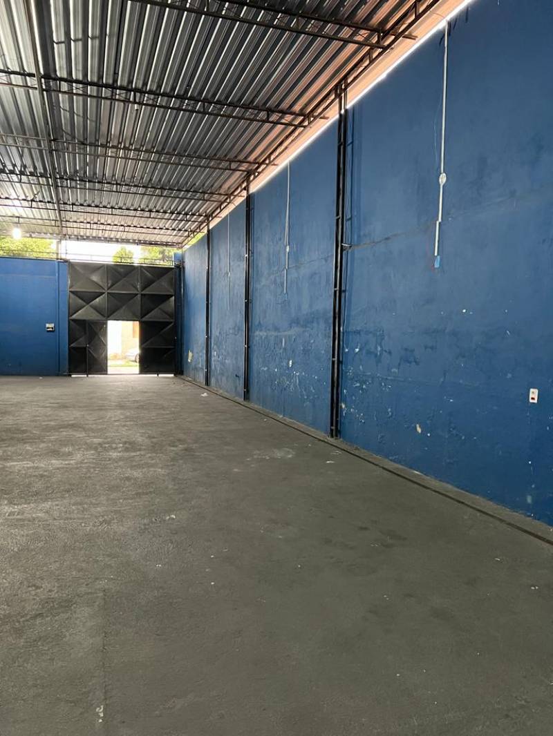 ALUGO GALPAO 300M² COELHO NETO R$ 4000,00