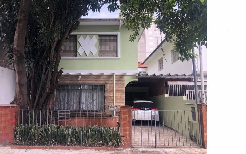 Lindo sobrado à venda em rua calma e localização privilegiada