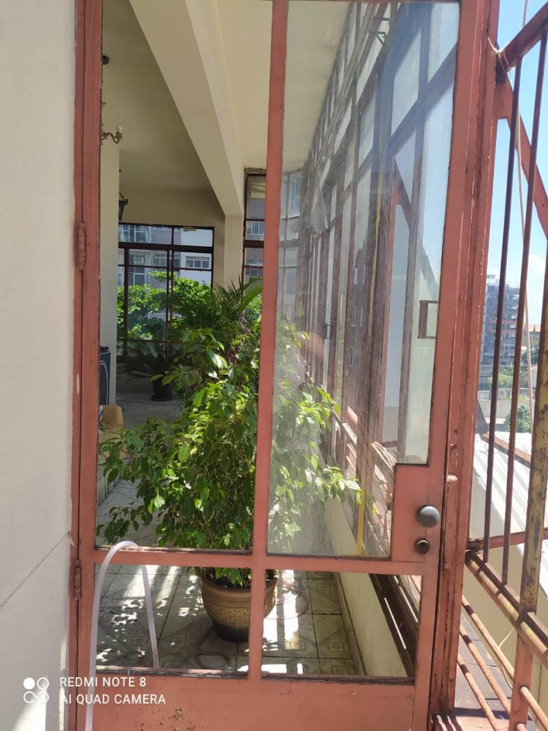 Área NOBRE – Perto do metrô - Aptº duplex + 20 vagas