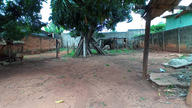 TERRENO COM CASA TRINDADE GOIÁS. PROXIMO AV MAMOEL MONTEIRO