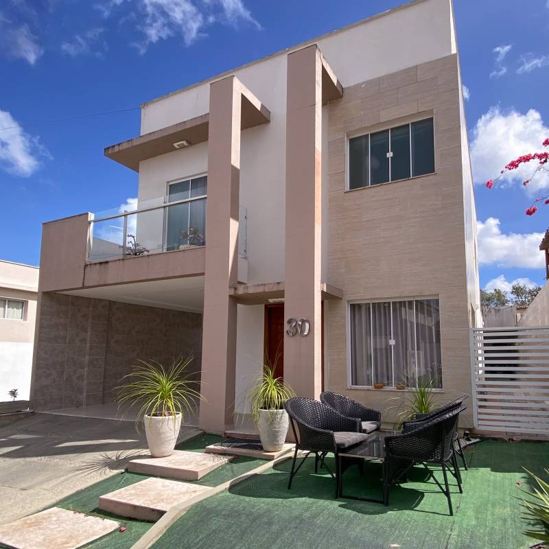 Casa com 4 dormitórios no Fazenda Park
