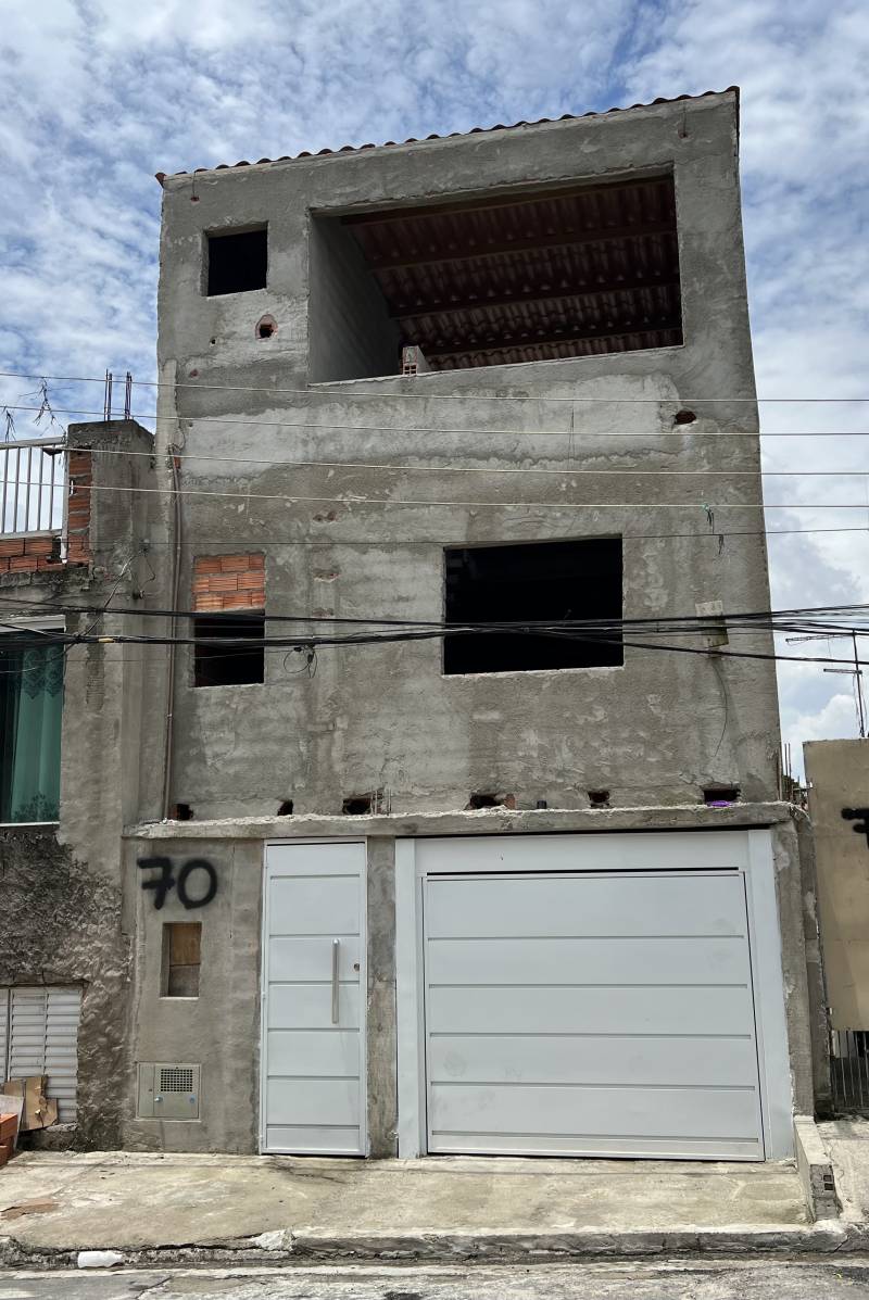 Sobrado em fase de Acabamento 