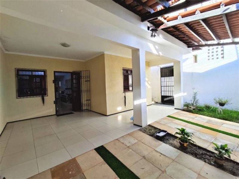 Casa Reformada na Parquelândia Valor R$ 570.000,00