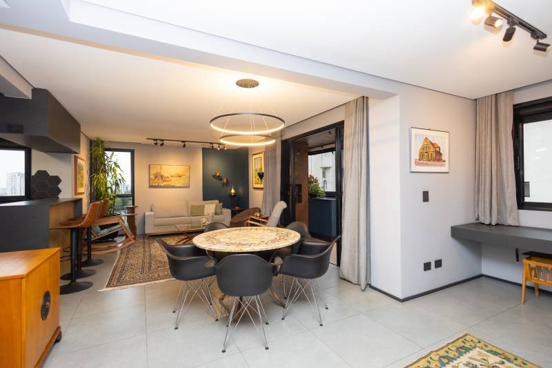 Apartamento à venda, com 3 quartos sendo 1 suíte e 2 vagas - Cabral - Curitiba/PR 