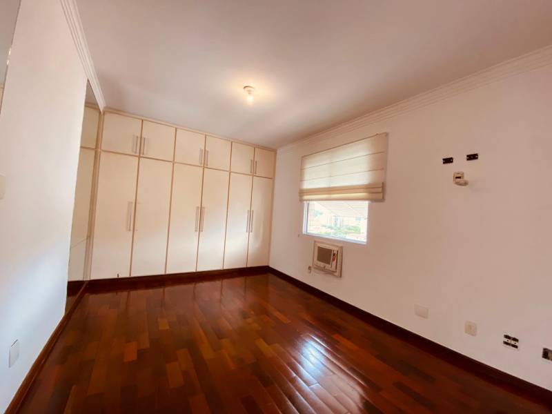 Apartamento amplo 2 dormitórios Ponta da Praia 