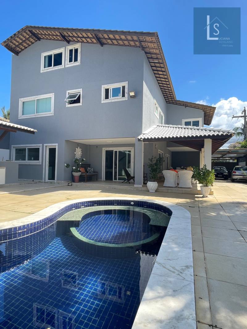 OPORTUNIDADE ÚNICA! Bela casa em Residencial ao lado de Vilas do Atlântico