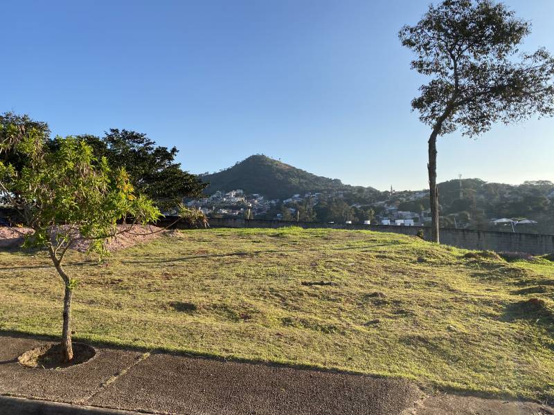 Vende-se terreno em Condominio em Atibaia/SP 