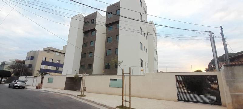 Apartamento 02 quartos, 02 vagas, elevador