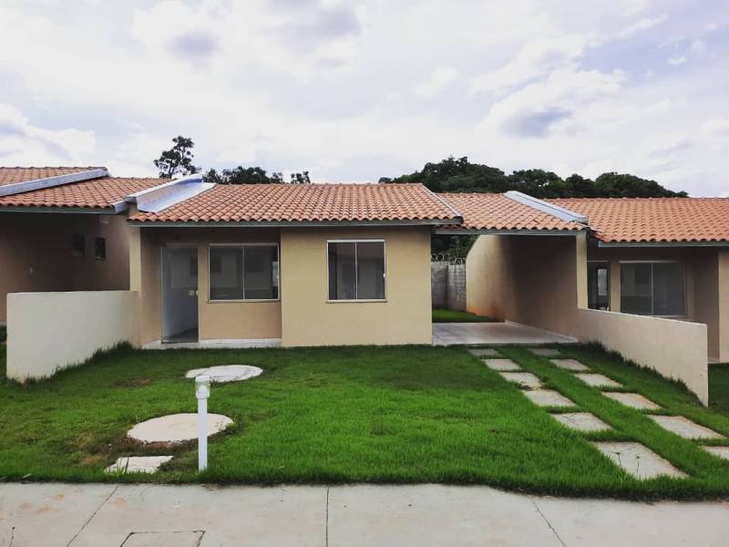 Casa em condomínio fechado 