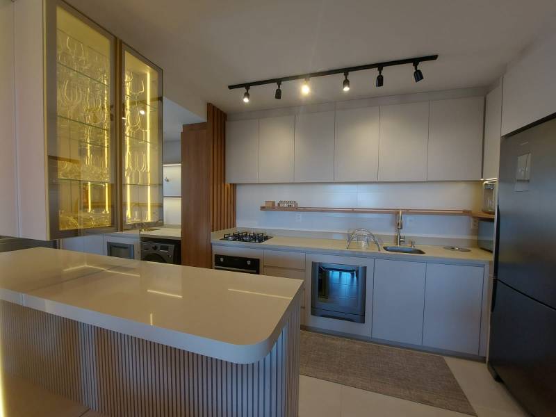 Lindo Apartamento com 02 dormitórios sendo uma suíte no Estreito - Florianópolis -SC